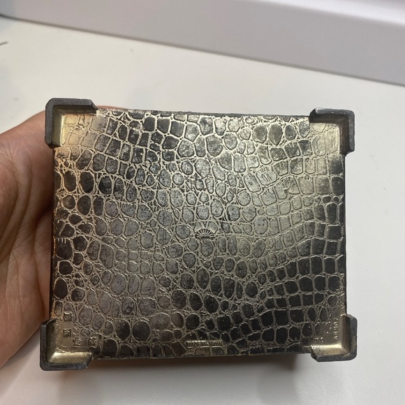 Antique Pewter Carved Trinket Jewelry Box Made In Japan (hinged Damaged) - Picture 6 of 14